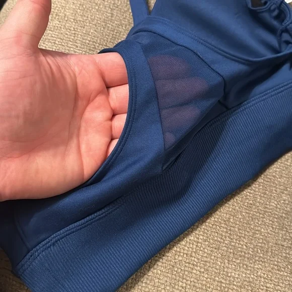 Zobha- leggings and bra - Picture 6 of 11